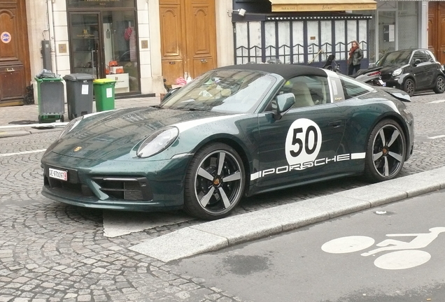 Porsche 992 Targa 4S Heritage Design Edition