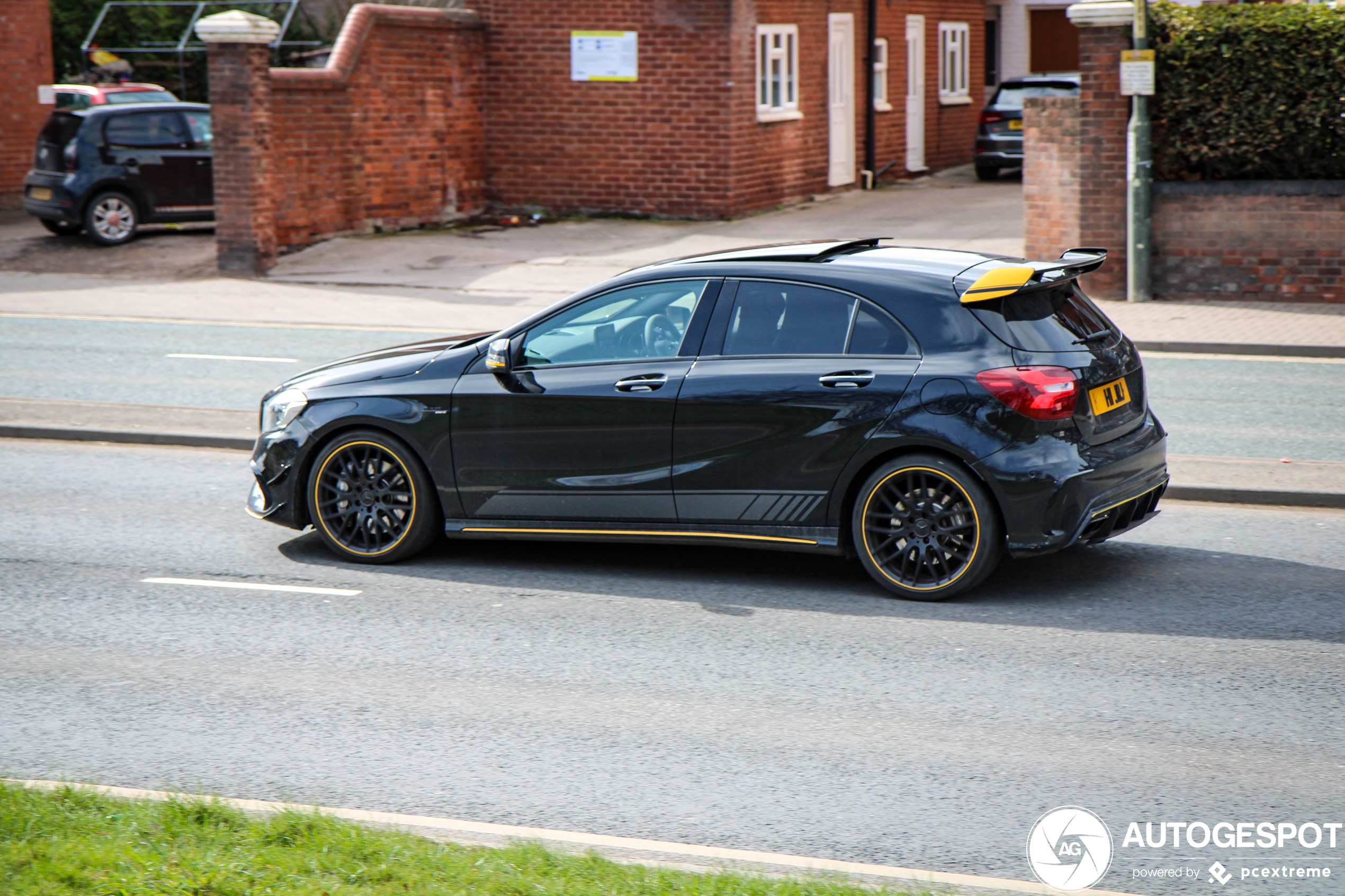 Mercedes-AMG A 45 W176 Yellow Night Edition