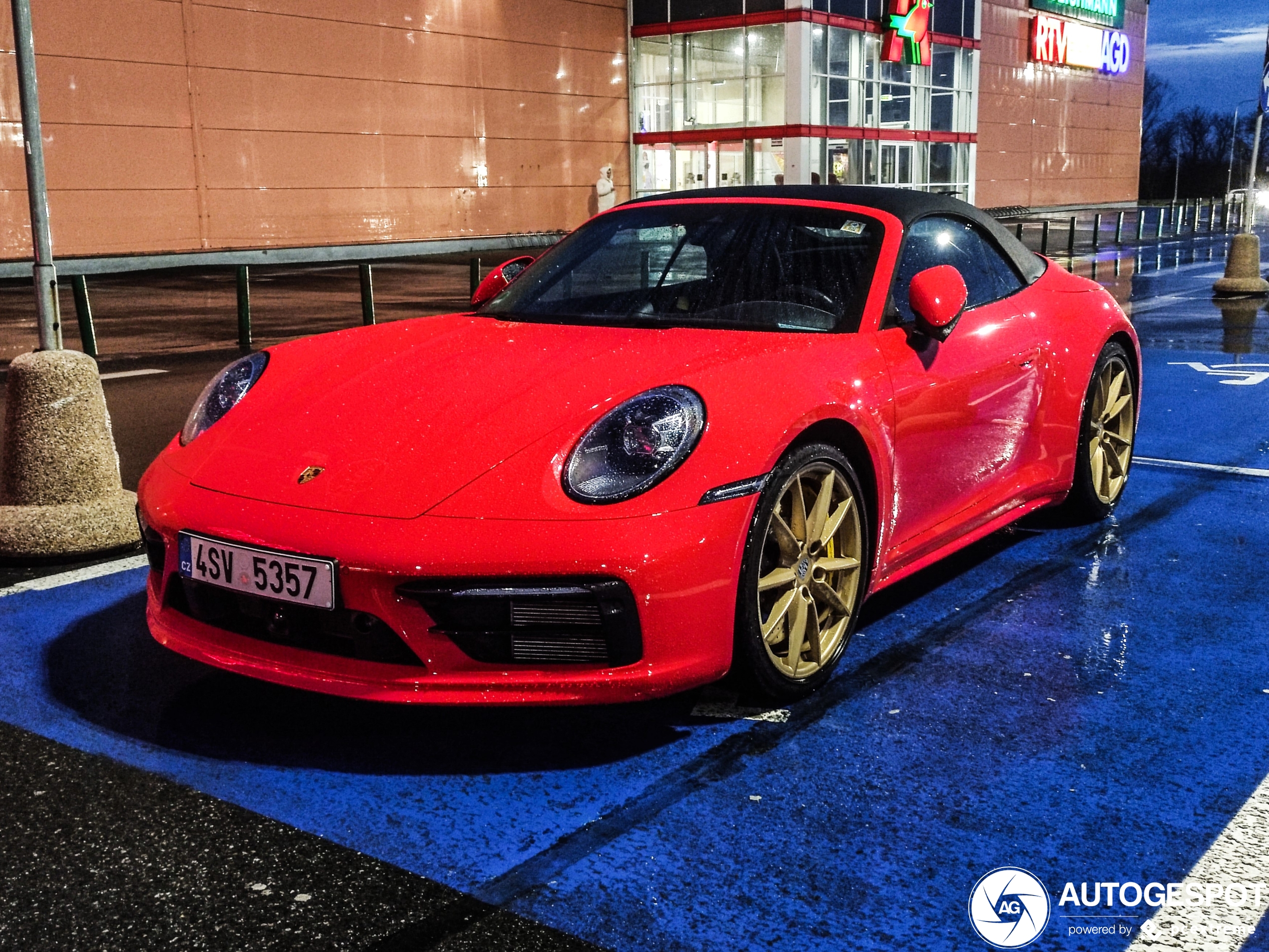 Porsche 992 Carrera 4S Cabriolet