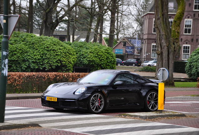 Porsche 992 Carrera 4S