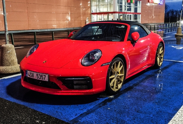 Porsche 992 Carrera 4S Cabriolet