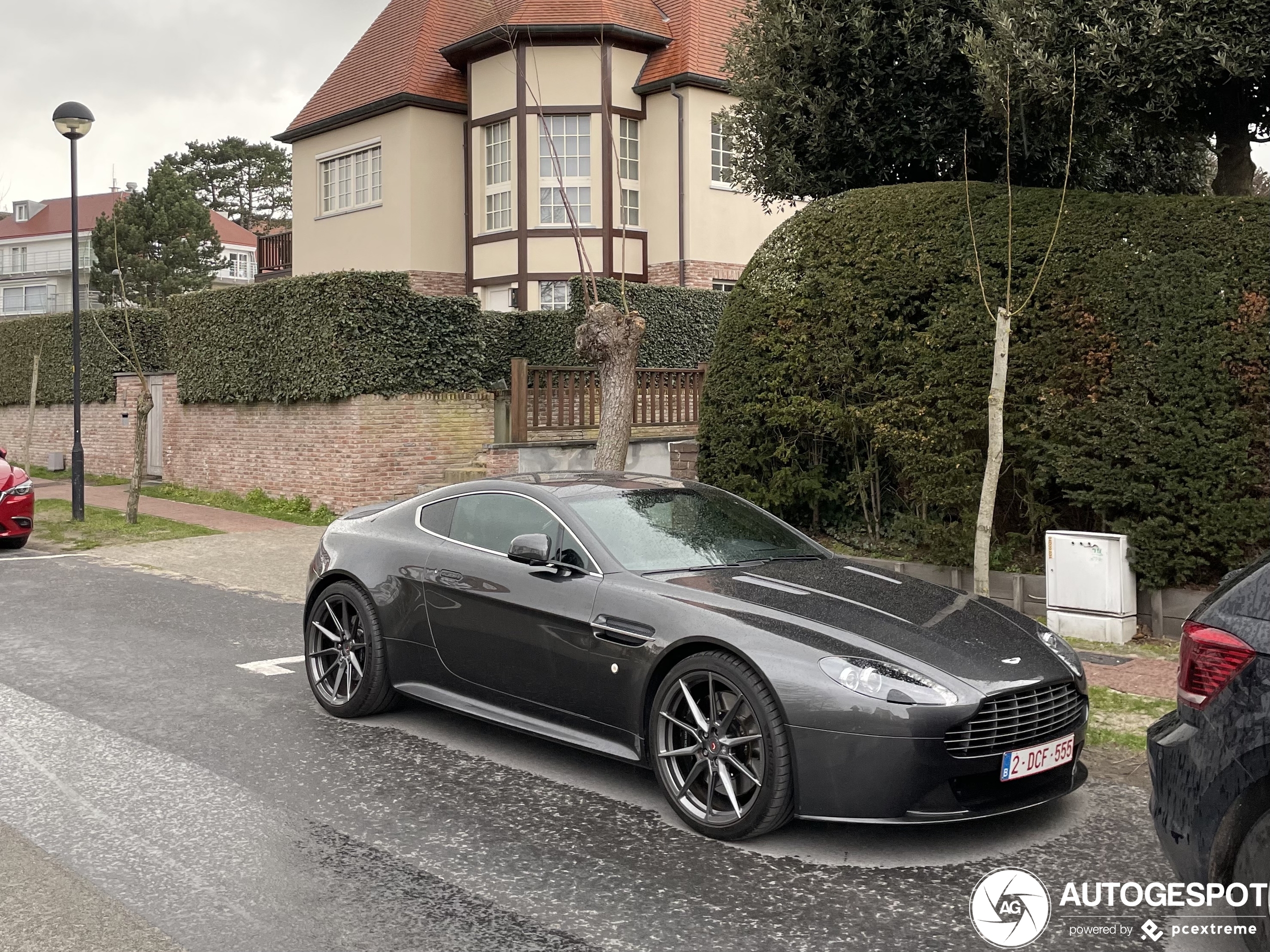 Aston Martin V8 Vantage S