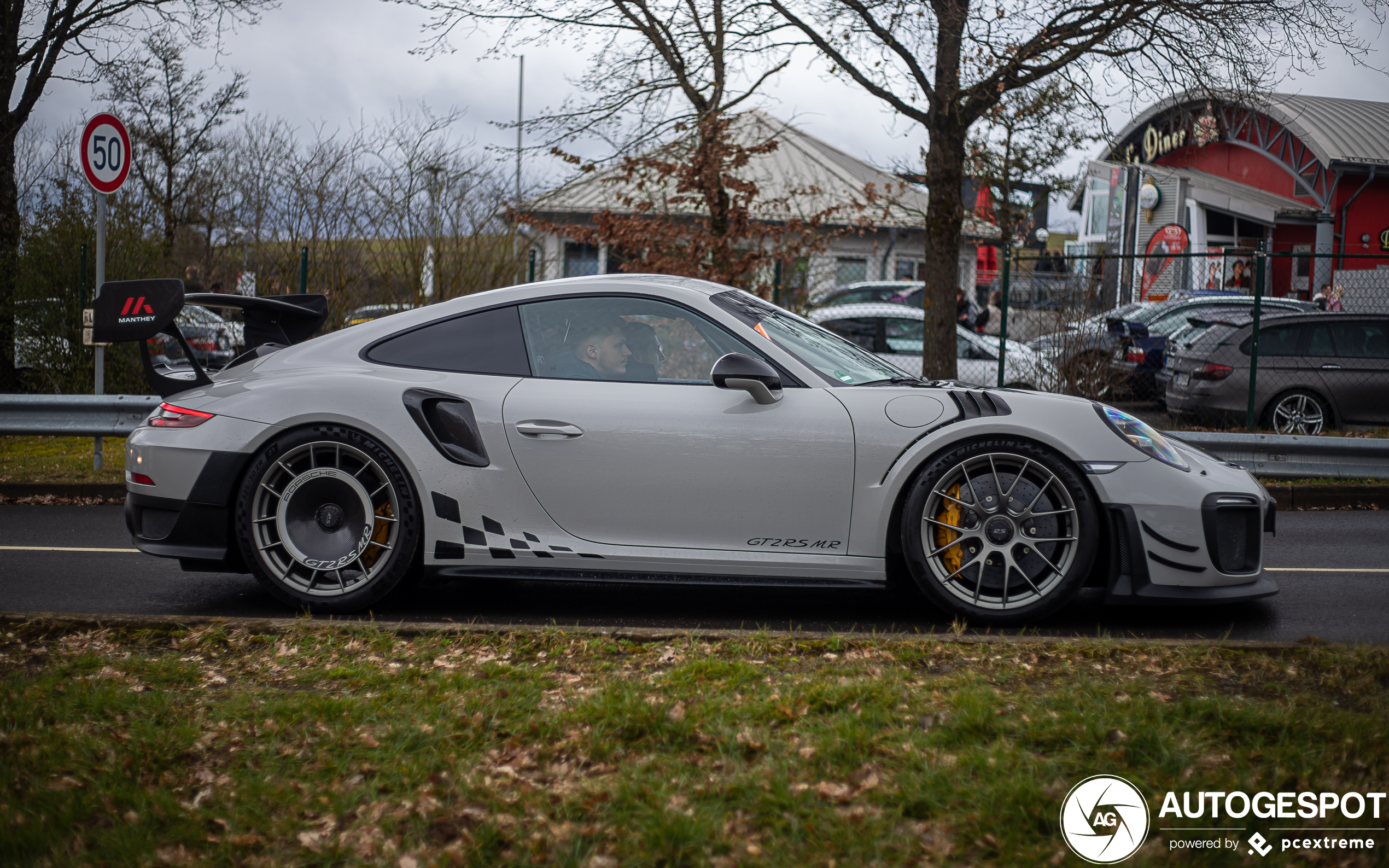 Porsche Manthey Racing 991 GT2 RS MR