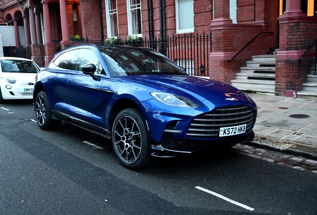 Aston Martin DBX707