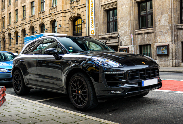 Porsche 95B Macan GTS