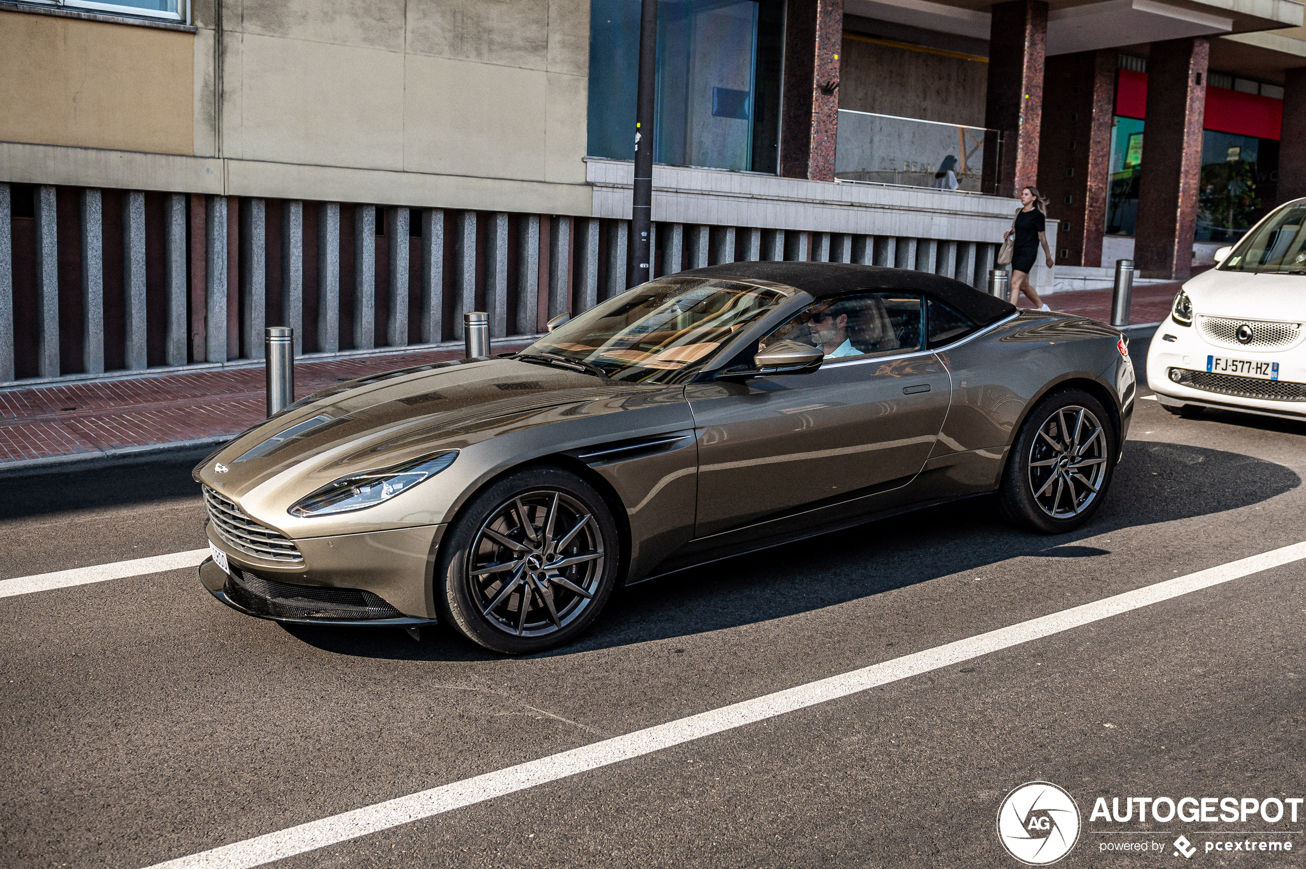 Aston Martin DB11 V8 Volante