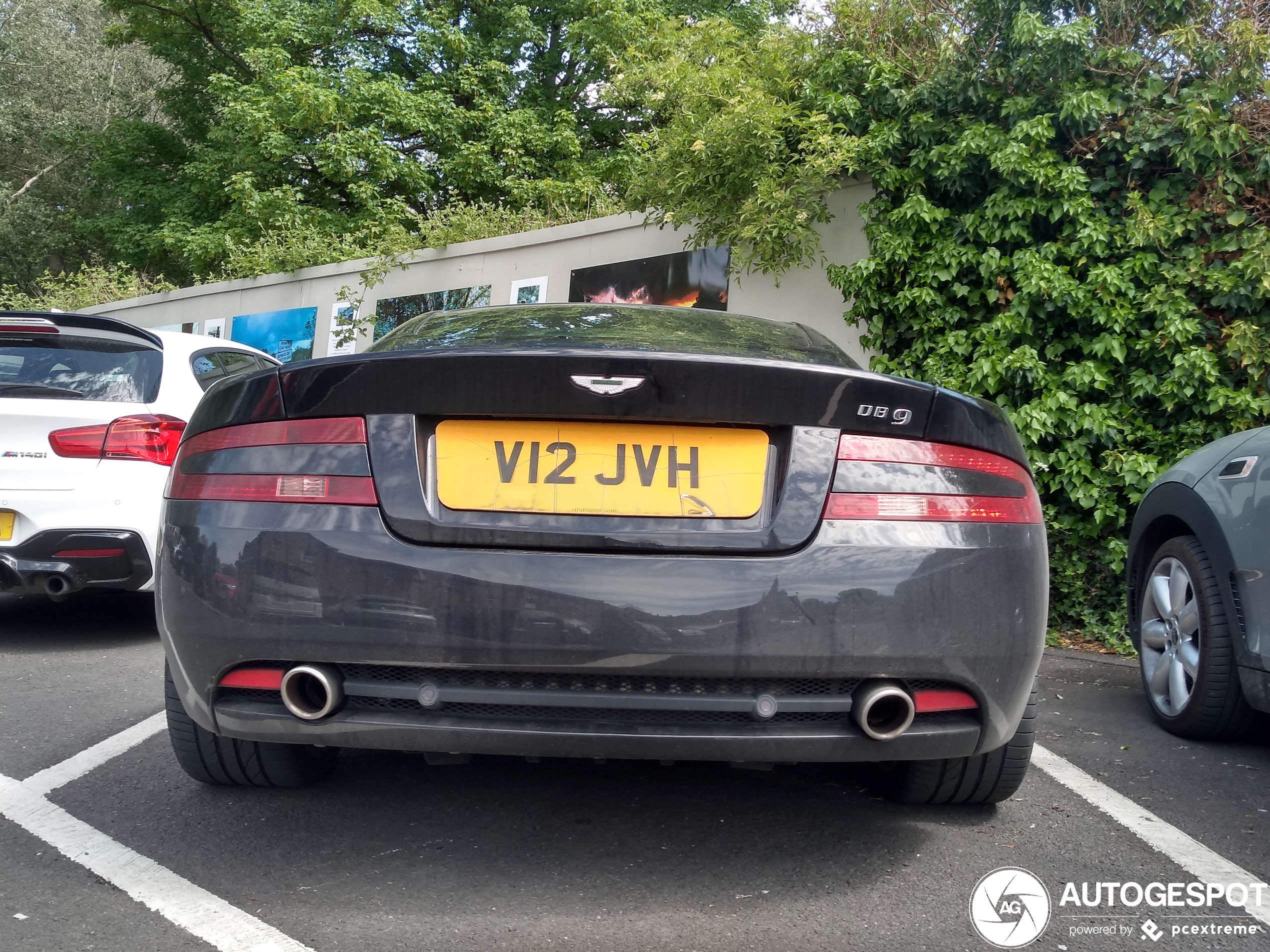 Aston Martin DB9