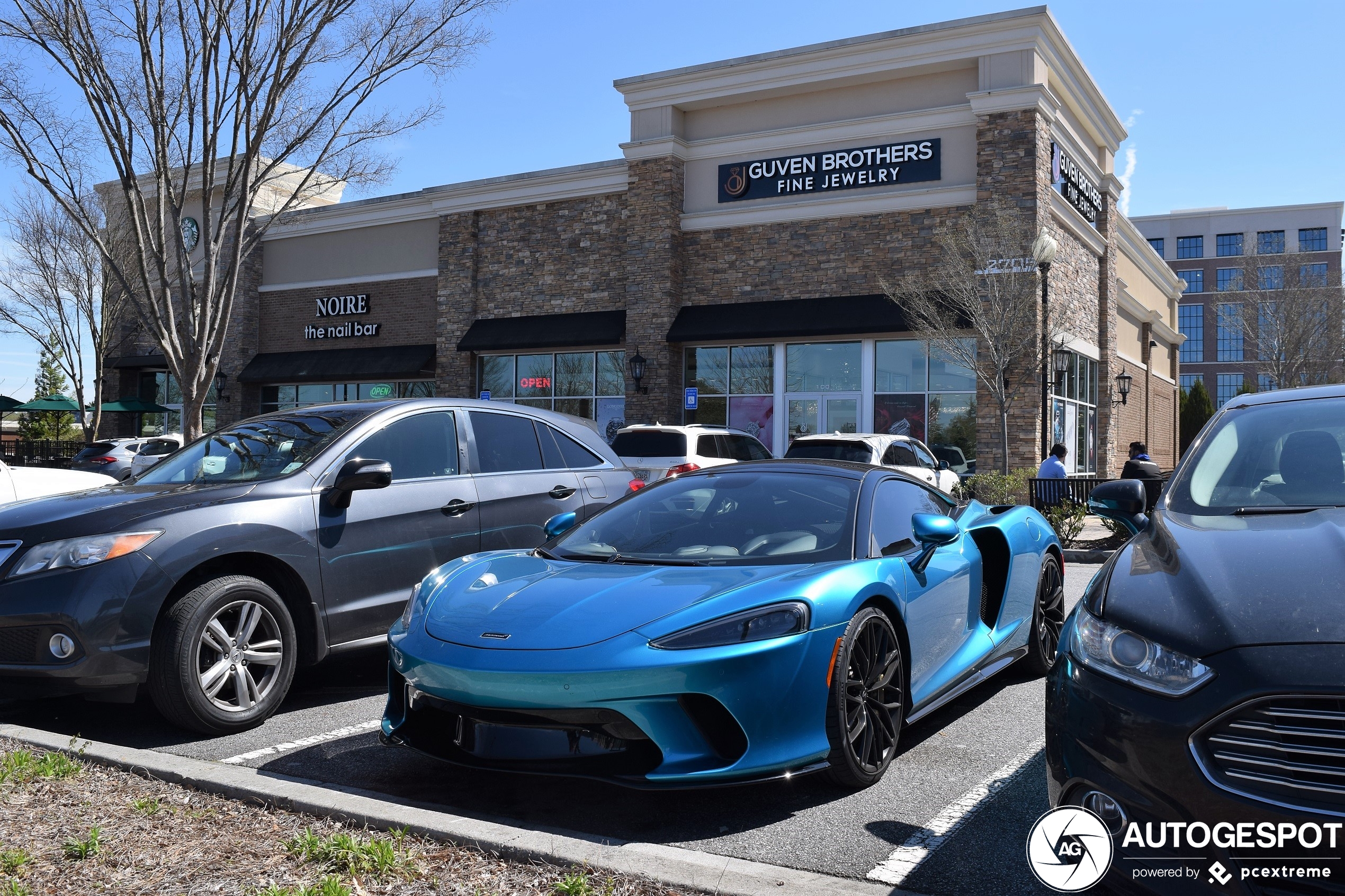 McLaren GT