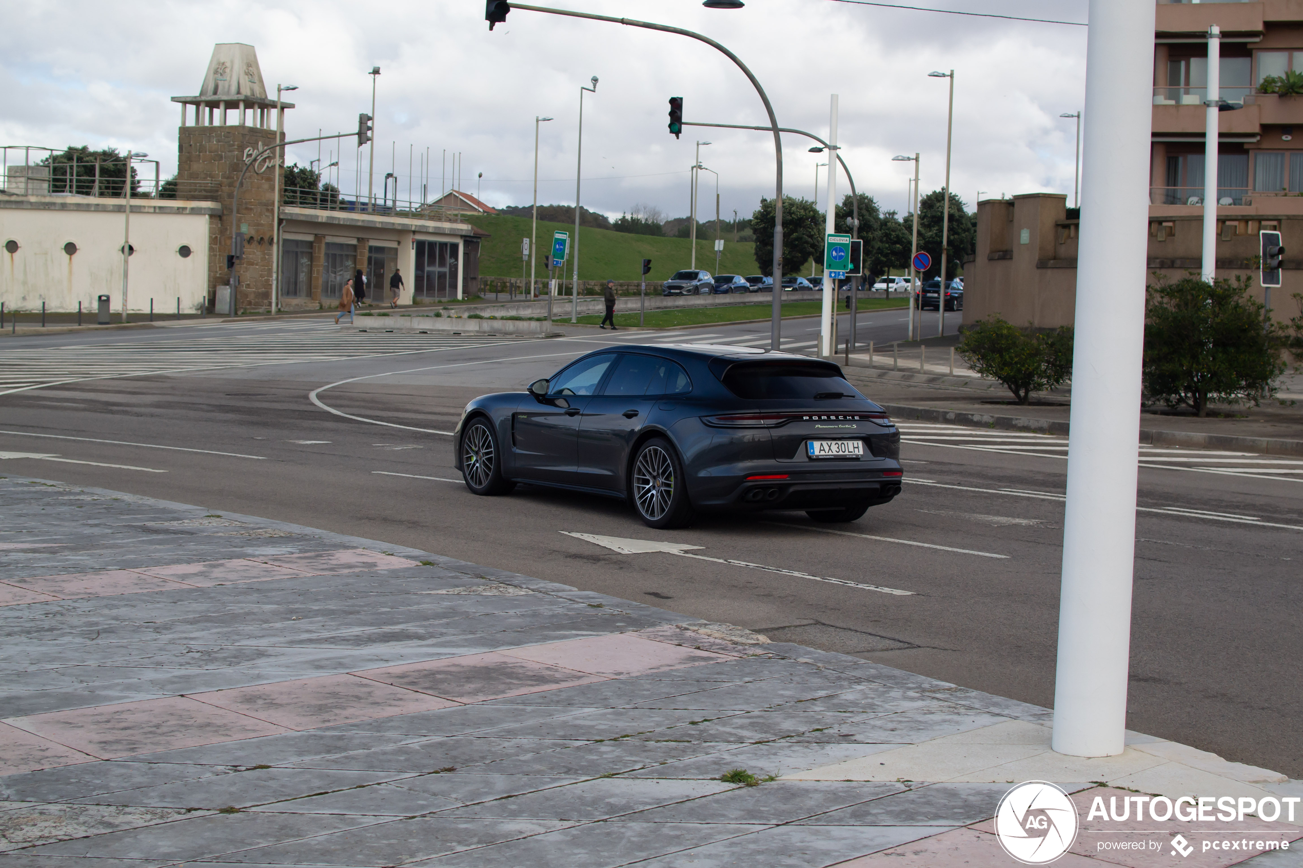 Porsche 971 Panamera Turbo S E-Hybrid Sport Turismo MkII