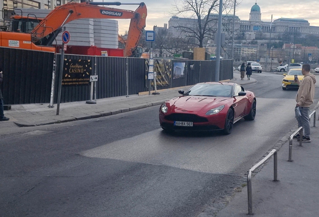 Aston Martin DB11