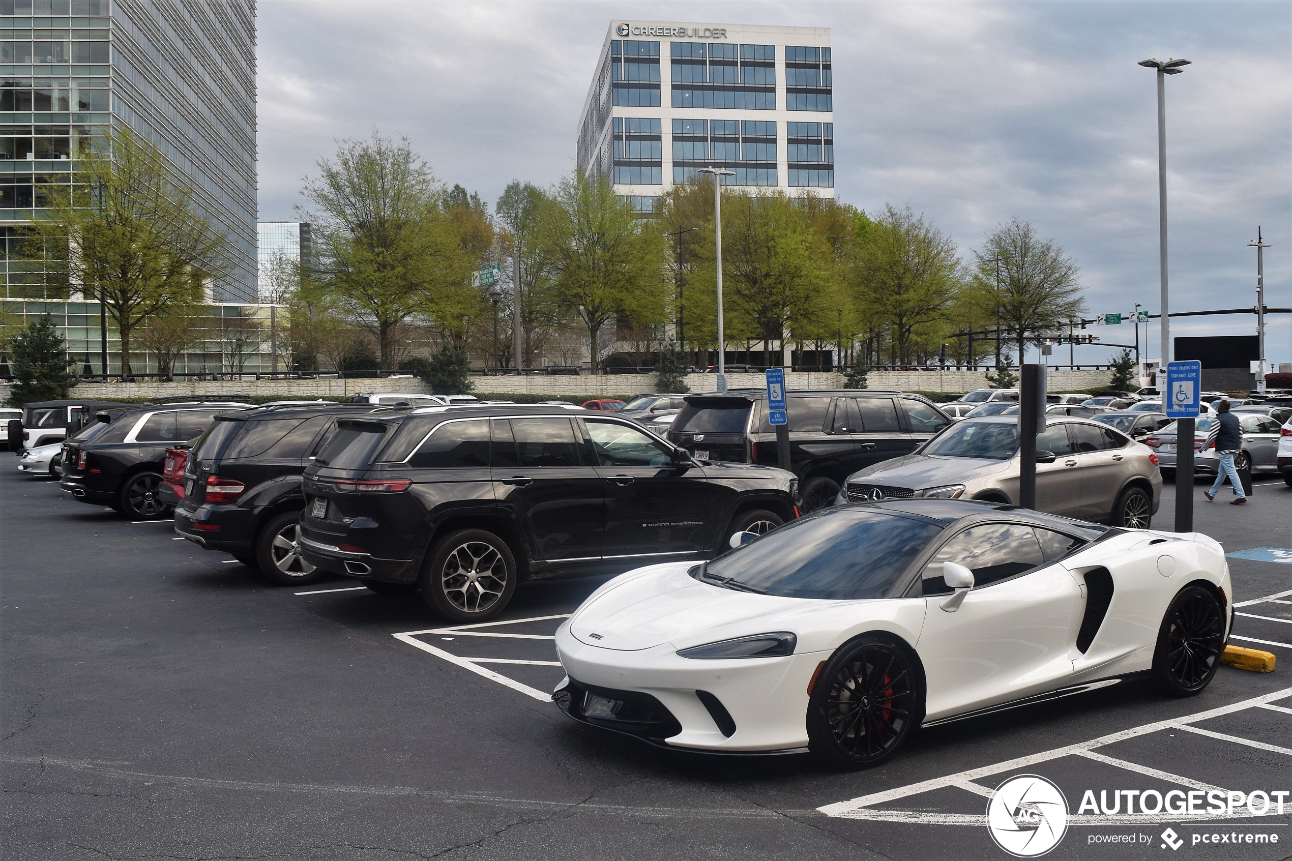 McLaren GT