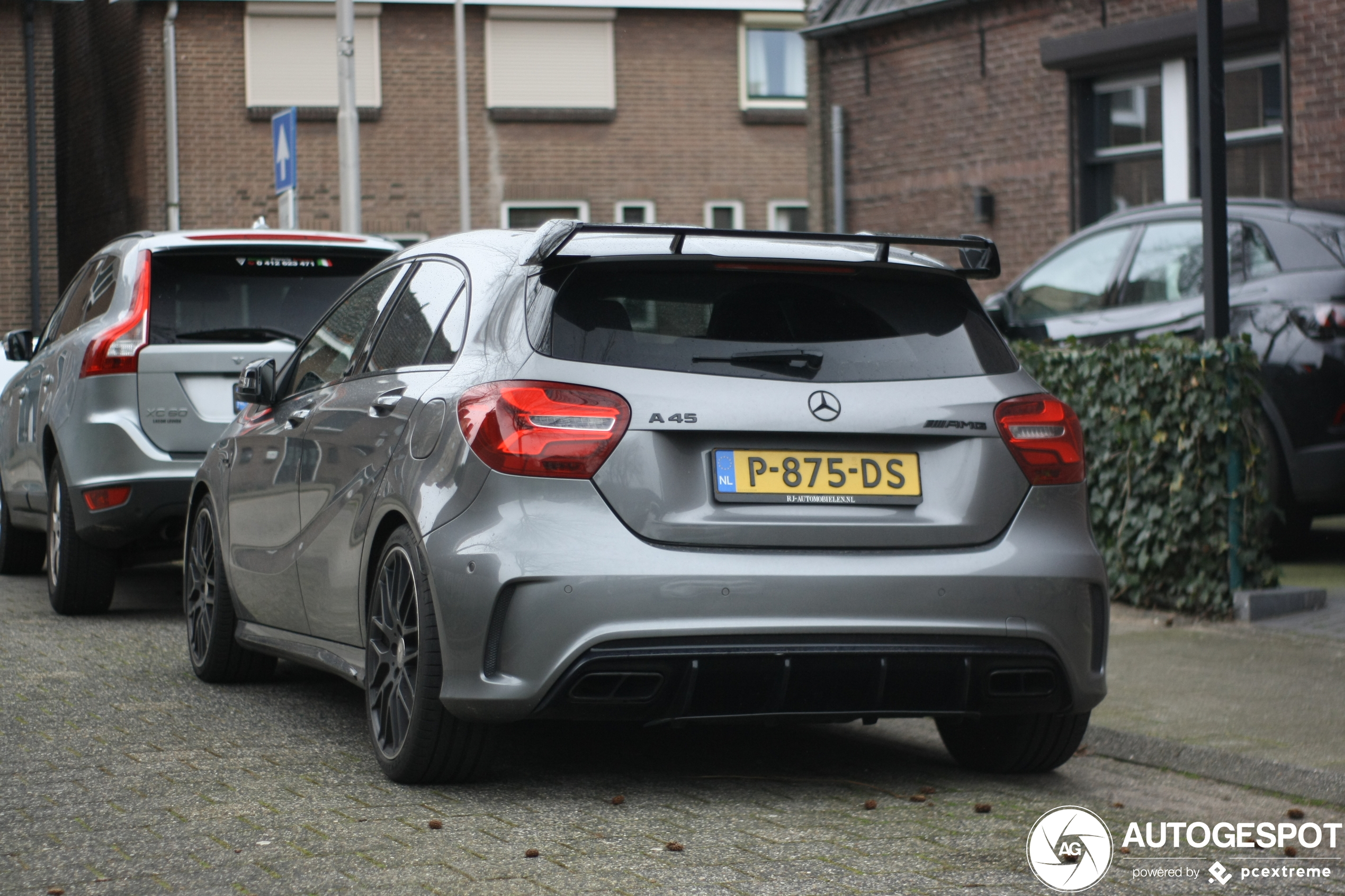 Mercedes-AMG A 45 W176 2015