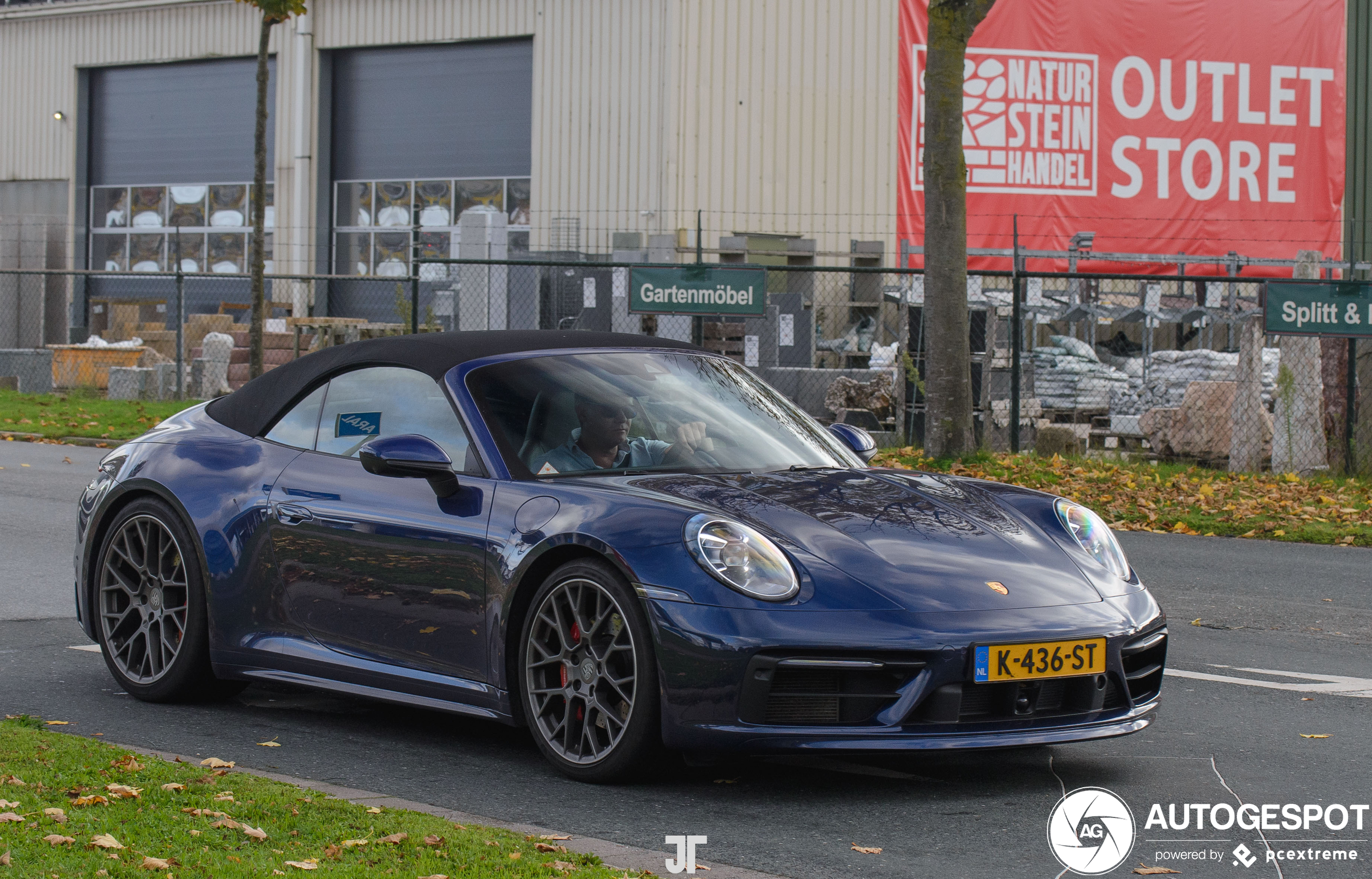 Porsche 992 Carrera 4S Cabriolet