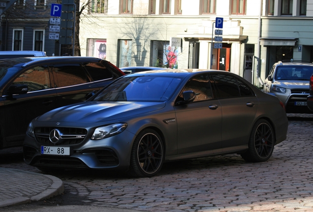 Mercedes-AMG E 63 S W213