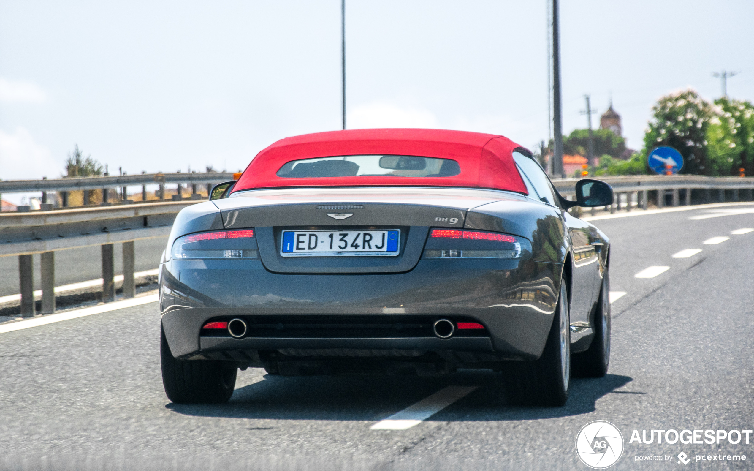 Aston Martin DB9 Volante 2010