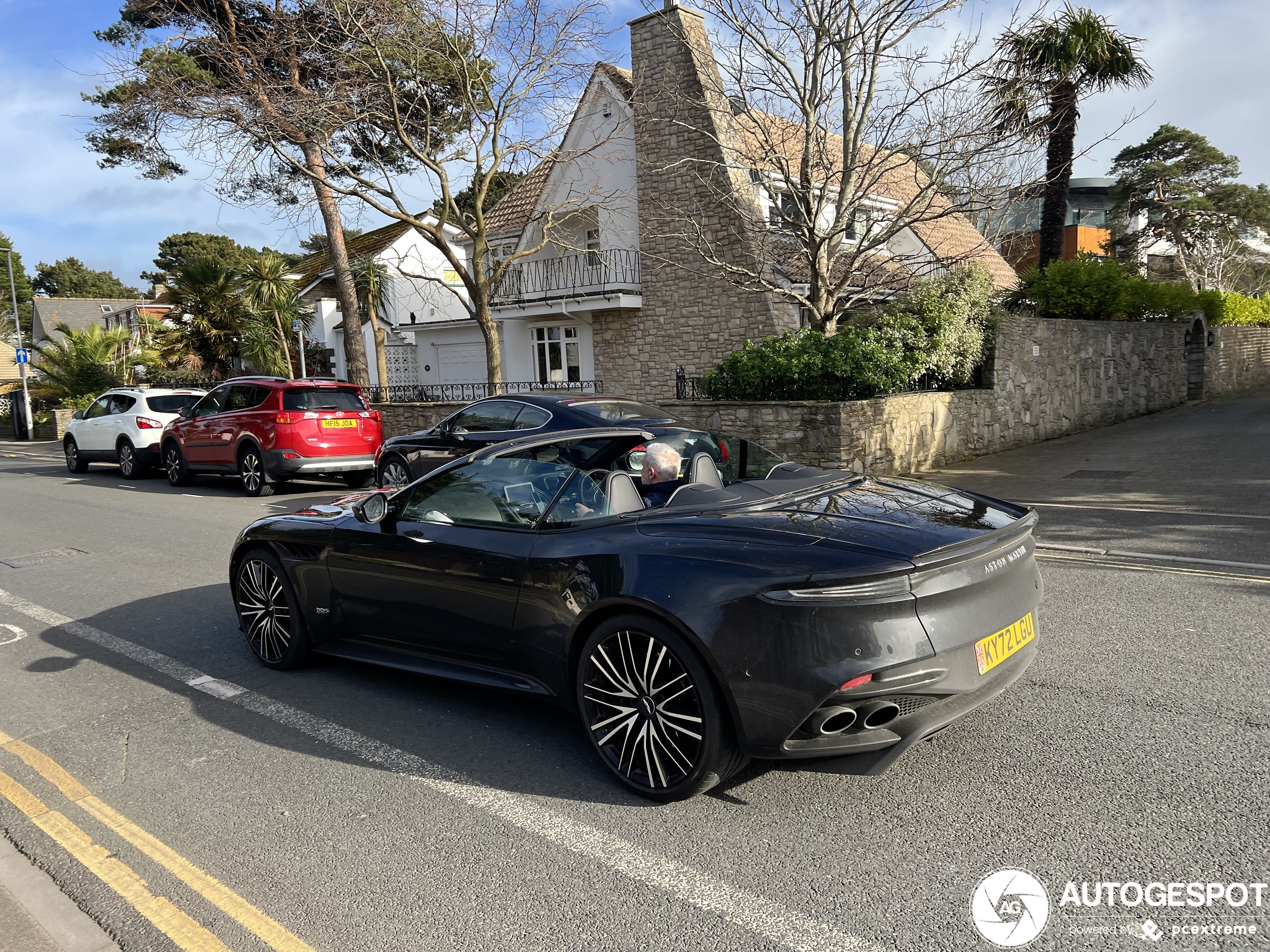 Aston Martin DBS Superleggera Volante