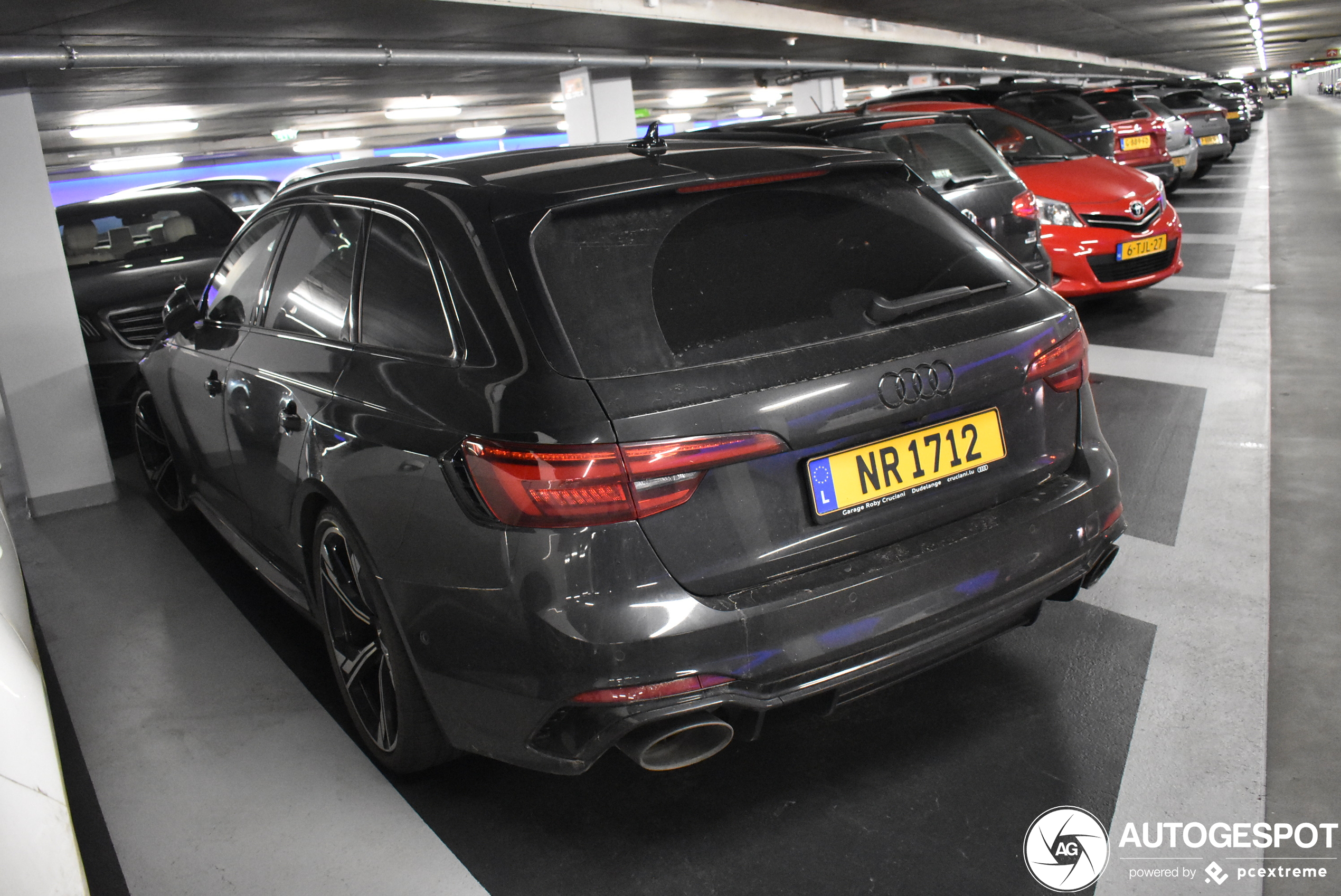 Audi RS4 Avant B9