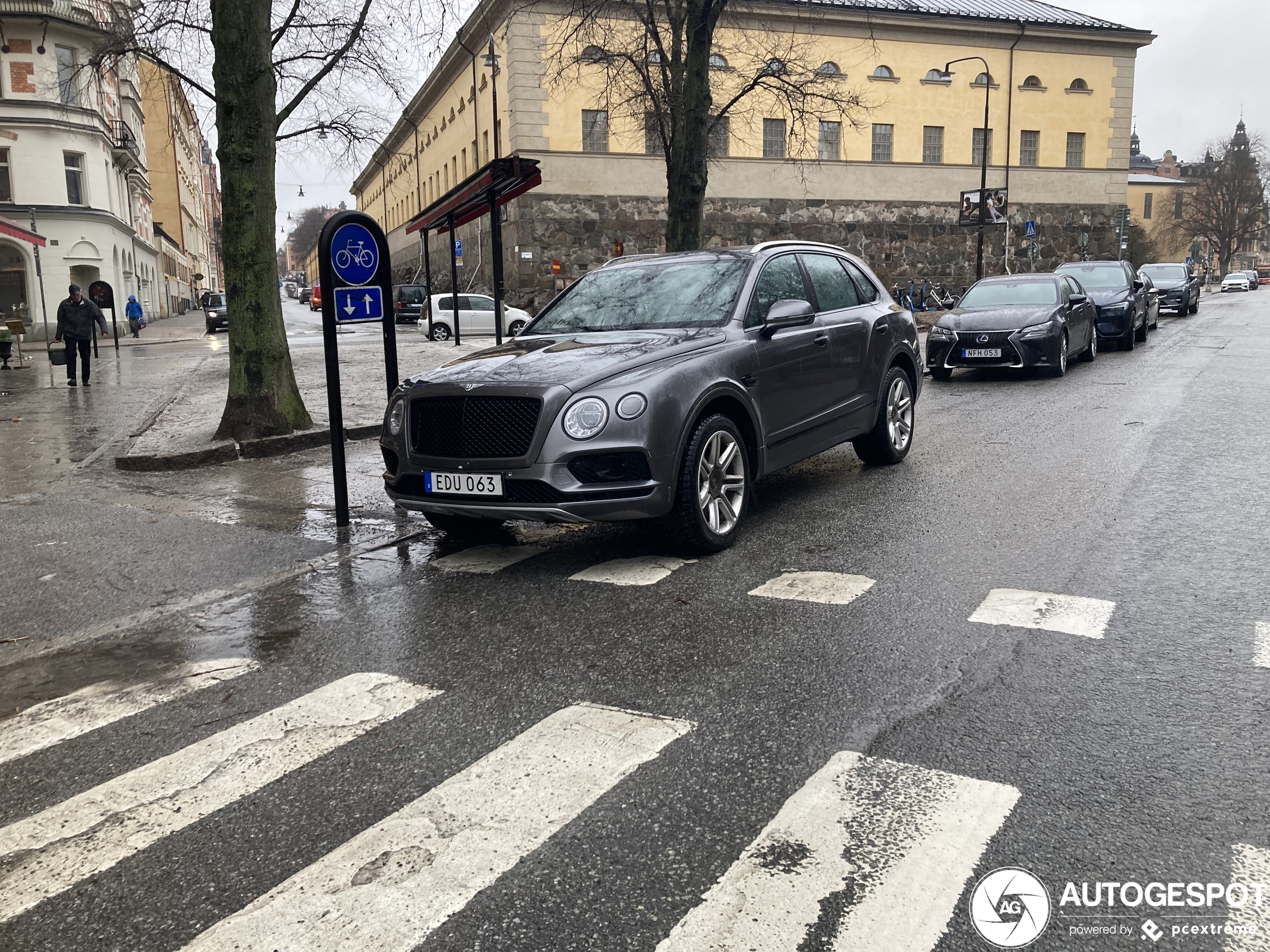 Bentley Bentayga V8