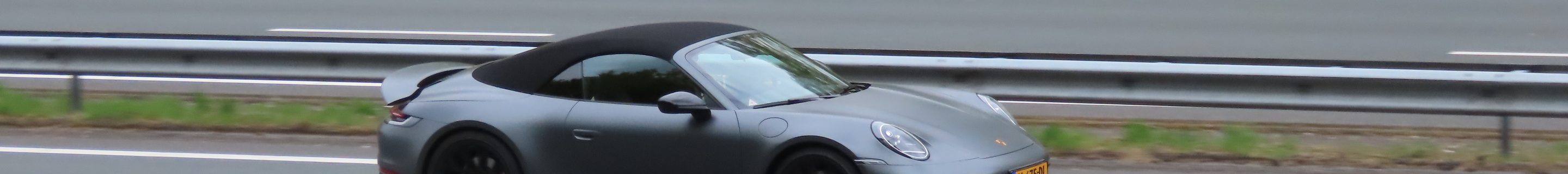 Porsche 992 Carrera 4S Cabriolet