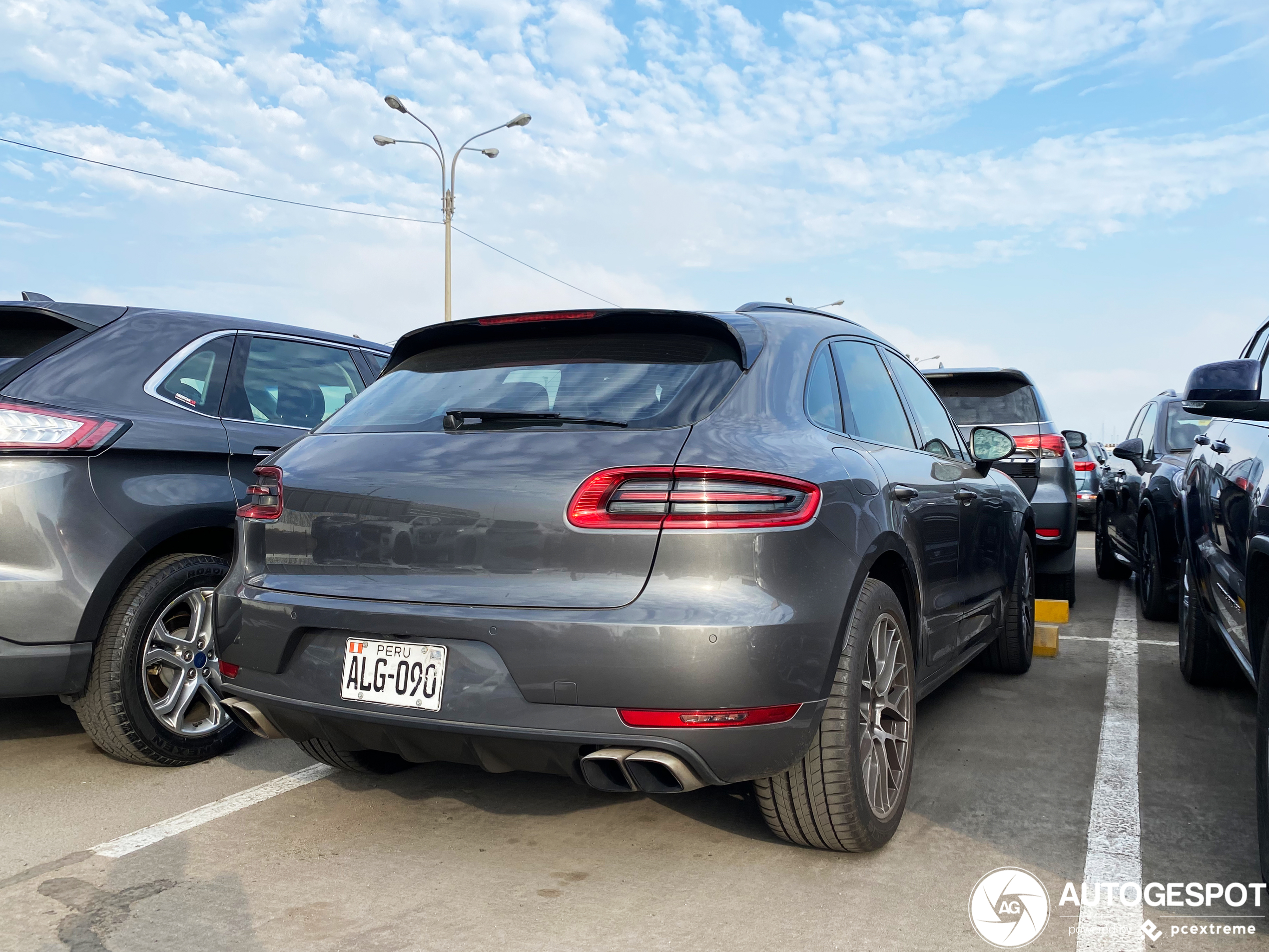 Porsche 95B Macan Turbo