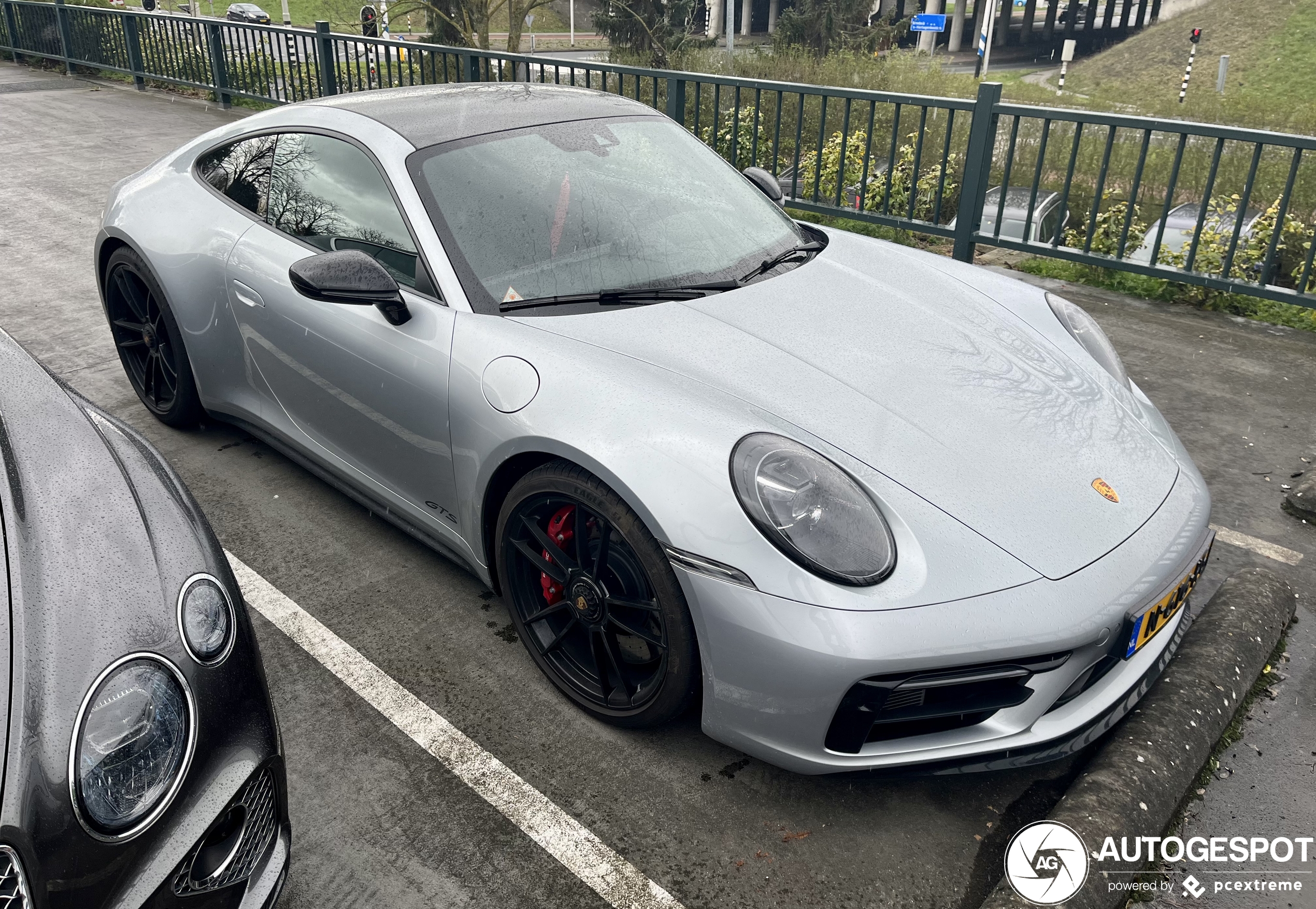 Porsche 992 Carrera 4 GTS