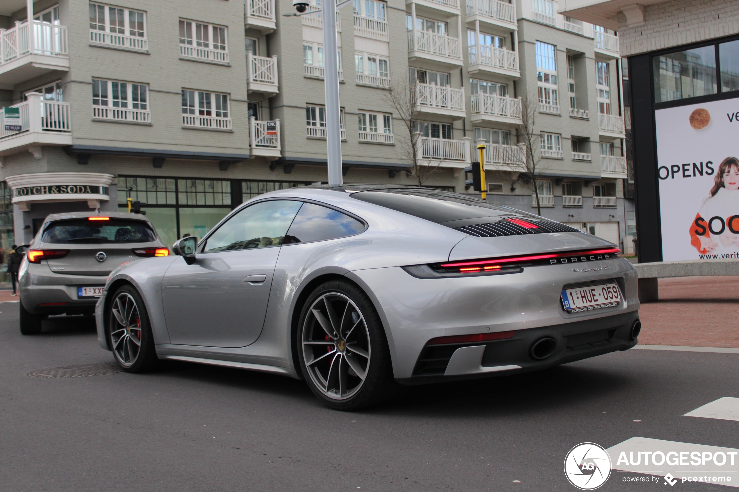 Porsche 992 Carrera 4S