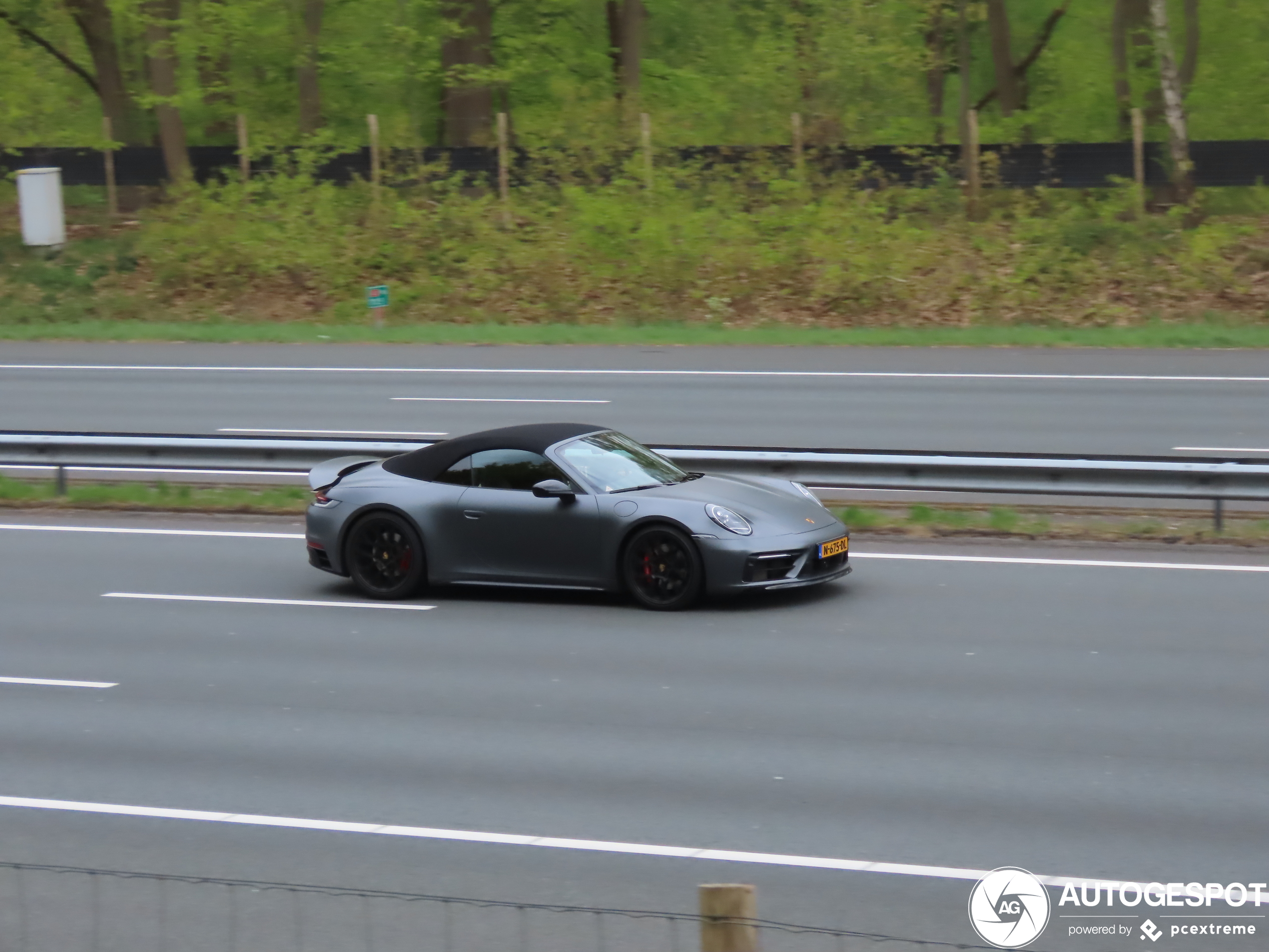 Porsche 992 Carrera 4S Cabriolet