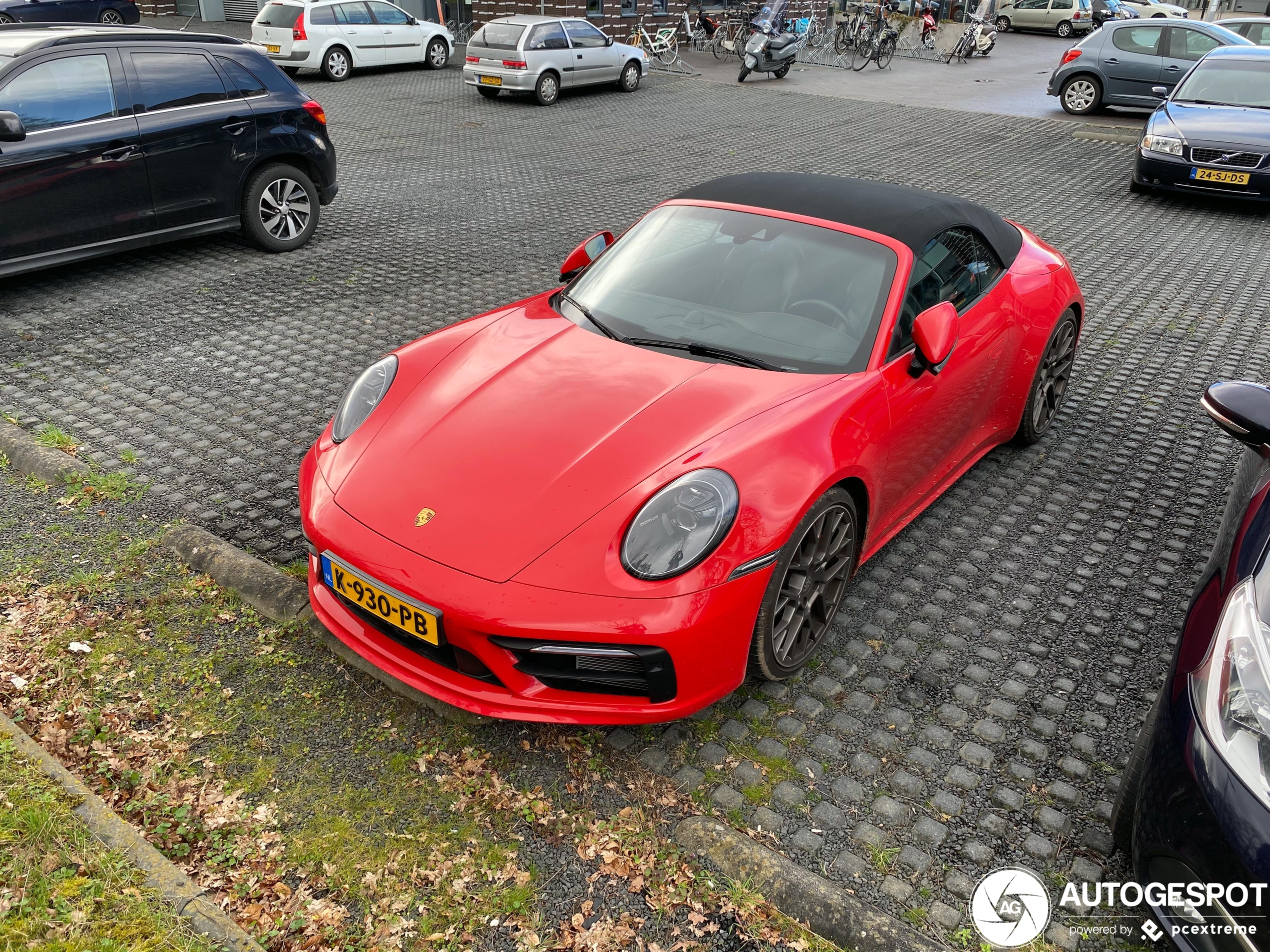 Porsche 992 Carrera 4S Cabriolet