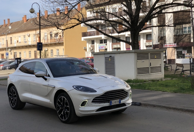 Aston Martin DBX