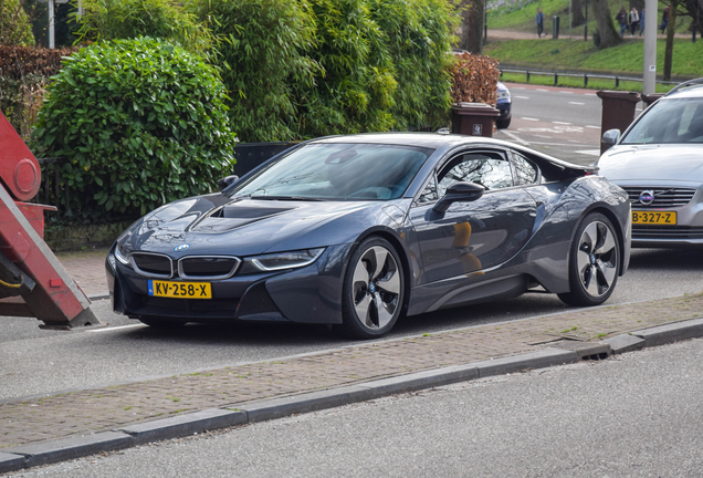 BMW i8