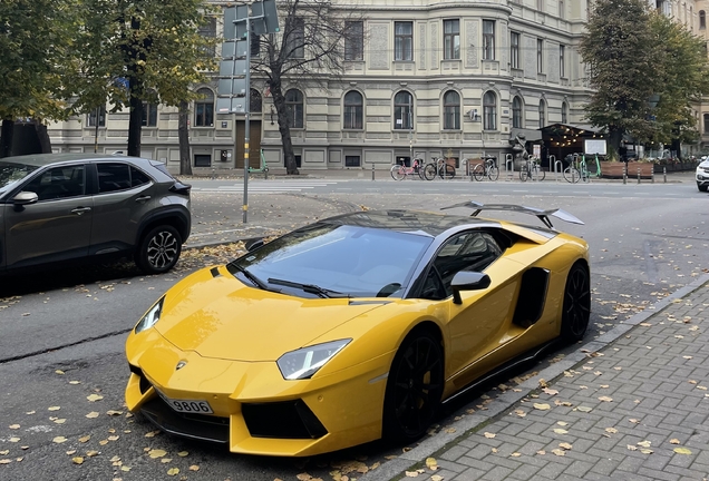 Lamborghini Aventador LP700-4