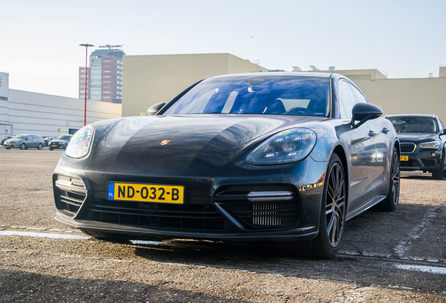 Porsche 971 Panamera Turbo