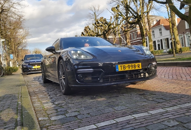 Porsche 971 Panamera Turbo S E-Hybrid Executive