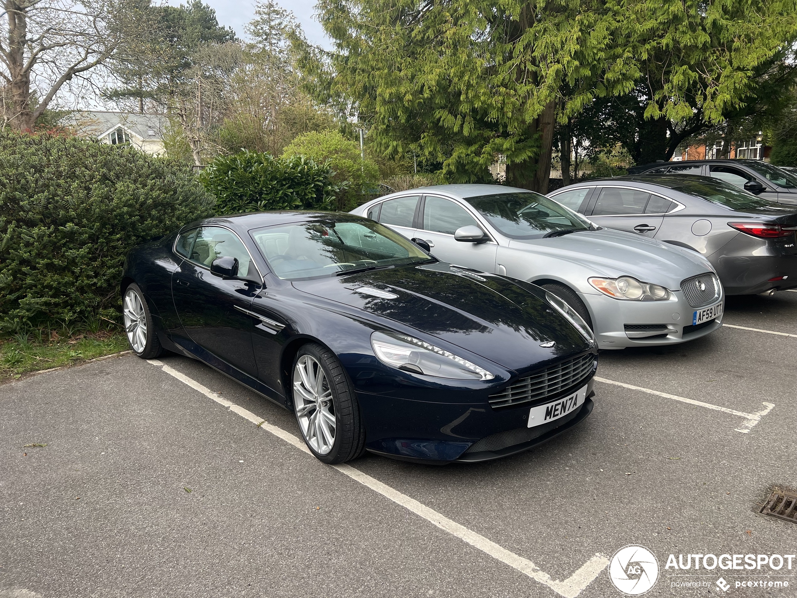 Aston Martin DB9 2013