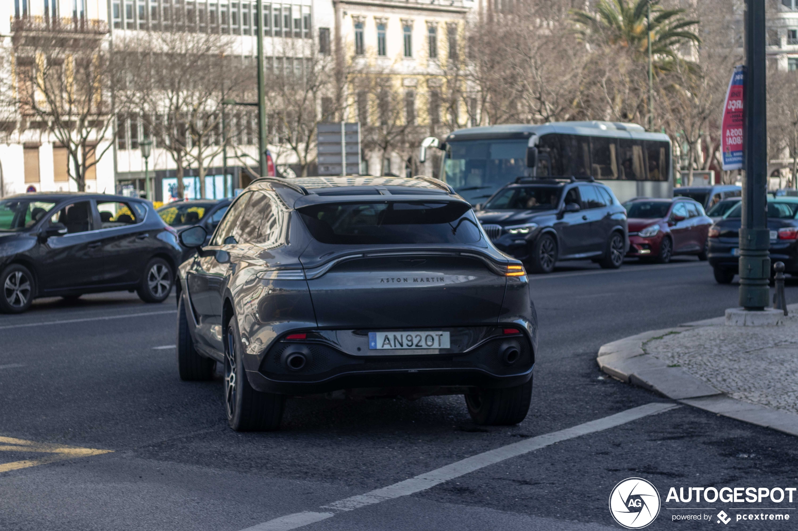 Aston Martin DBX