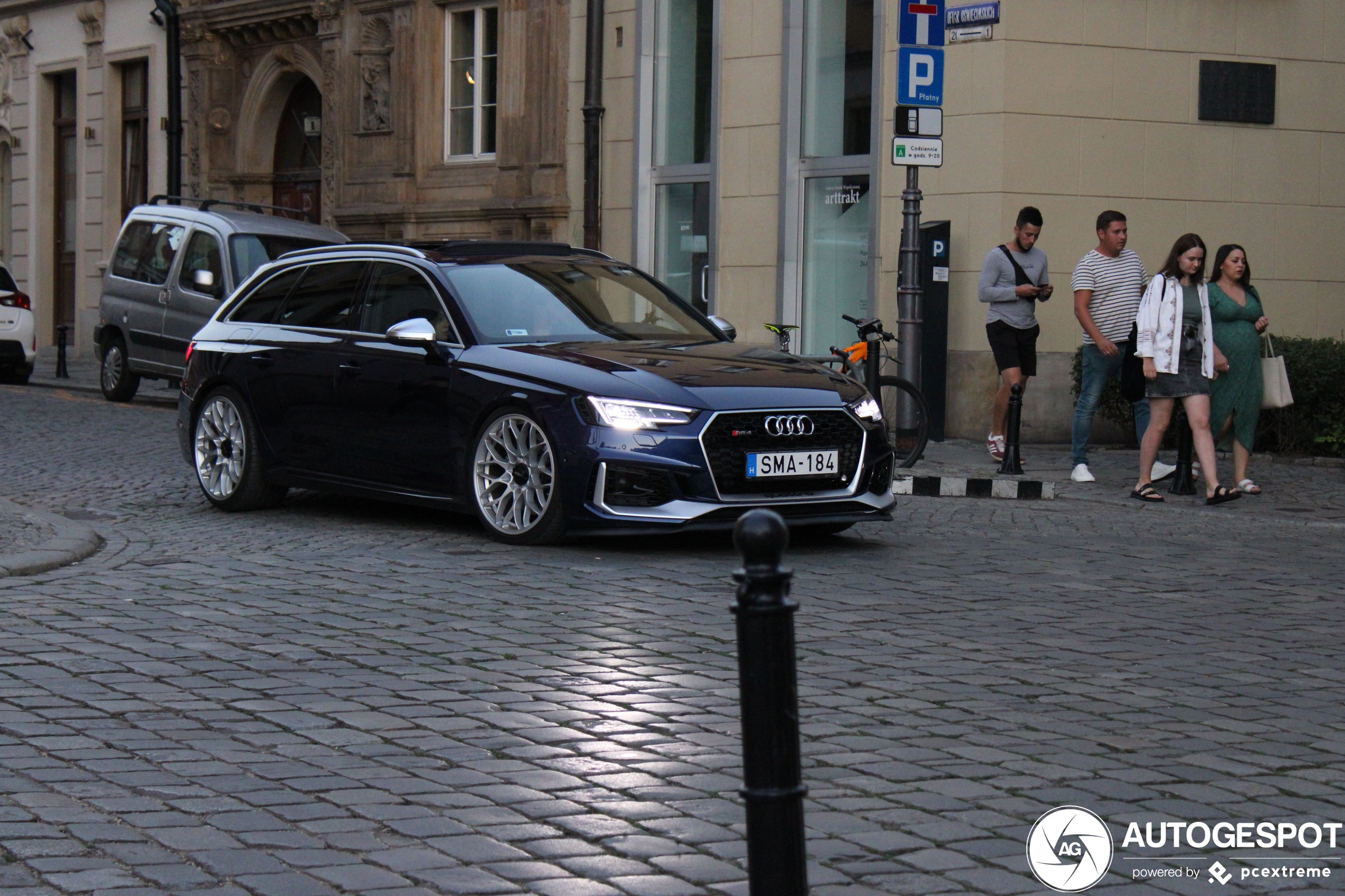 Audi RS4 Avant B9