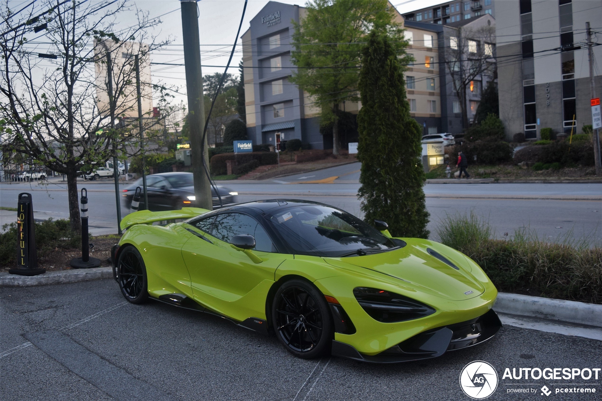 McLaren 765LT