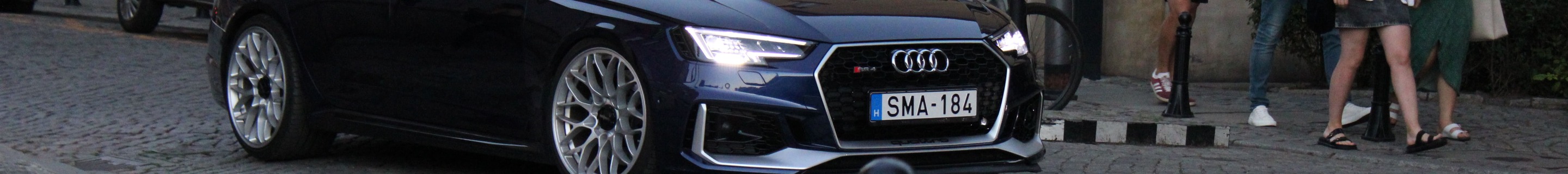 Audi RS4 Avant B9