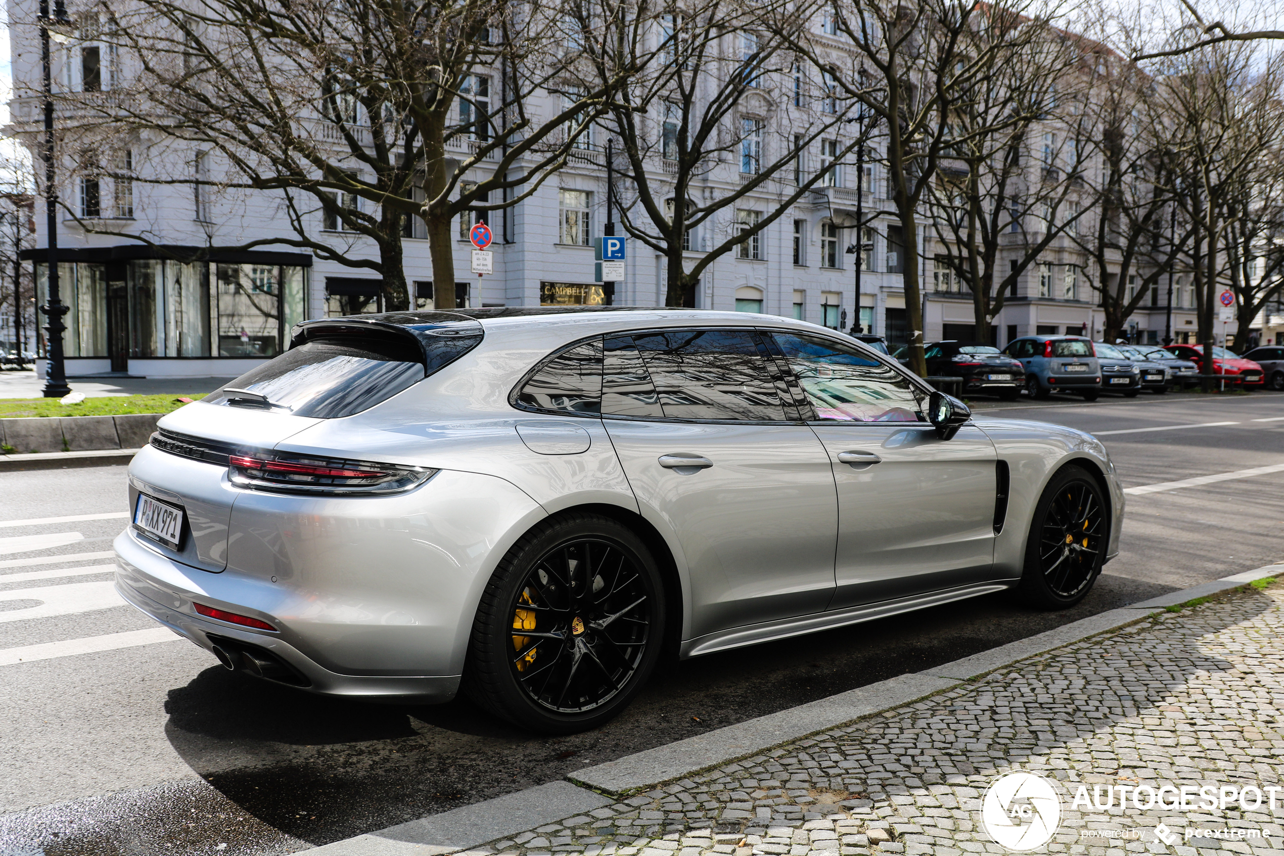 Porsche 971 Panamera GTS Sport Turismo