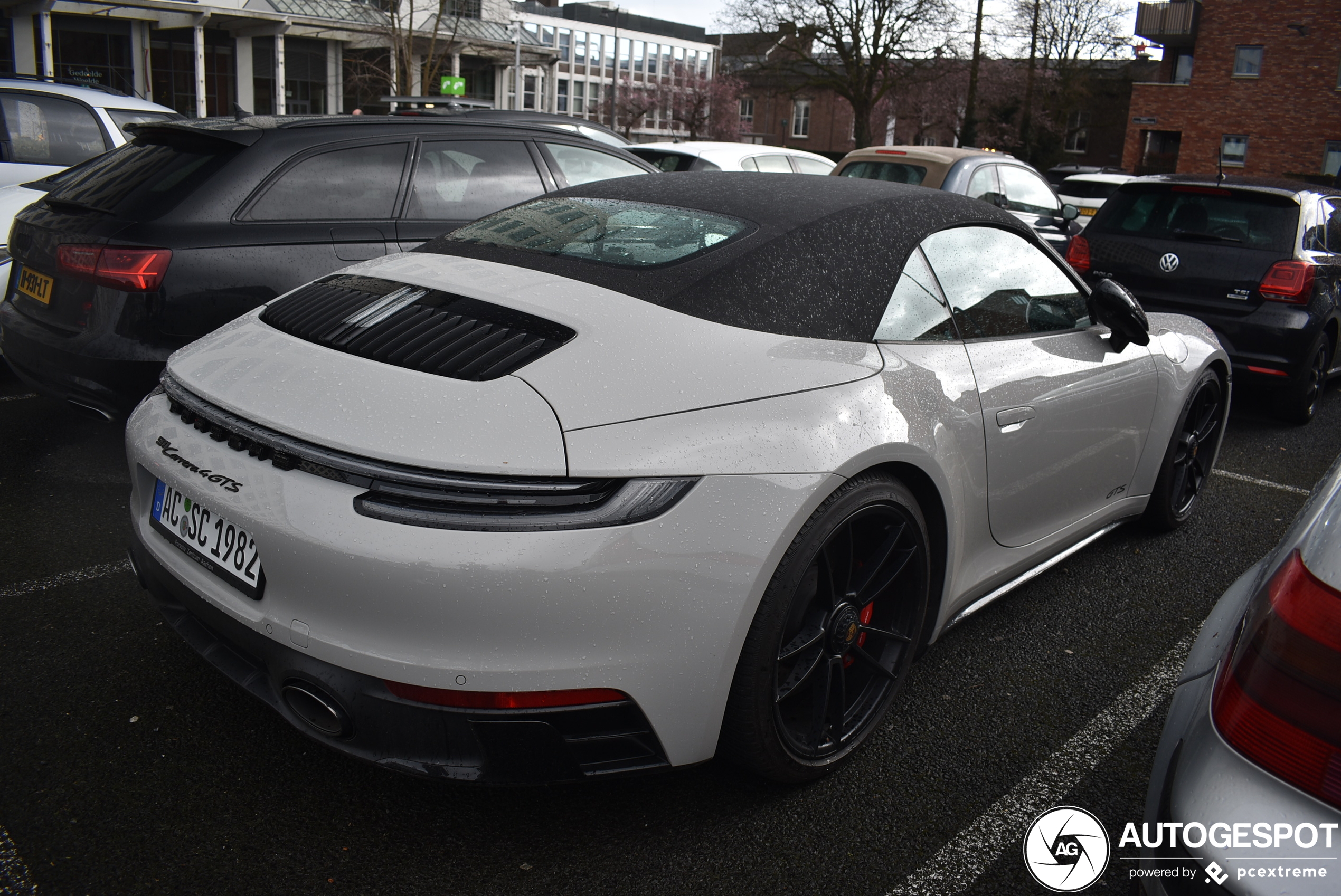 Porsche 992 Carrera 4 GTS Cabriolet