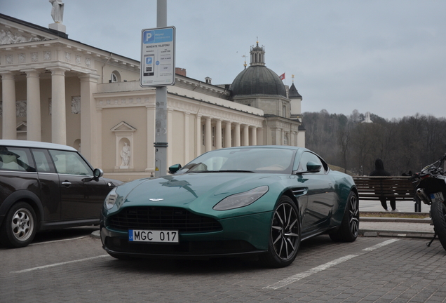 Aston Martin DB11 V8