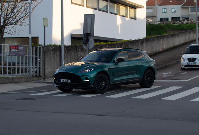 Aston Martin DBX707