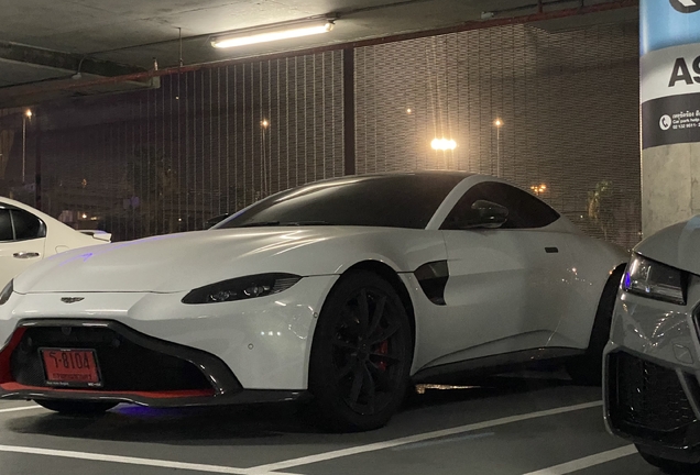 Aston Martin V8 Vantage 2018