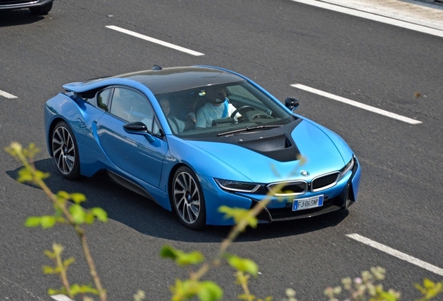 BMW i8