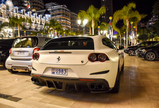 Ferrari GTC4Lusso T