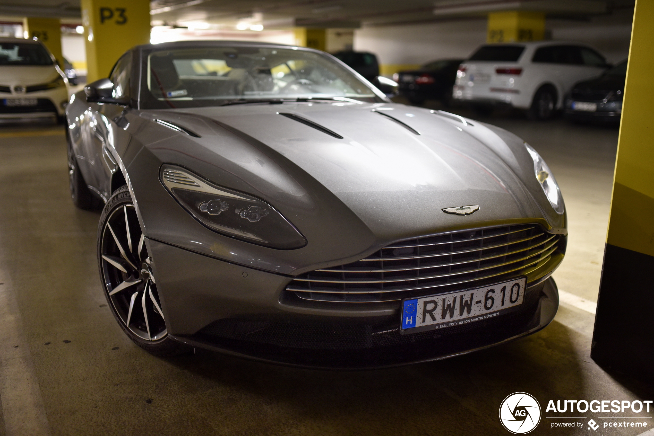 Aston Martin DB11