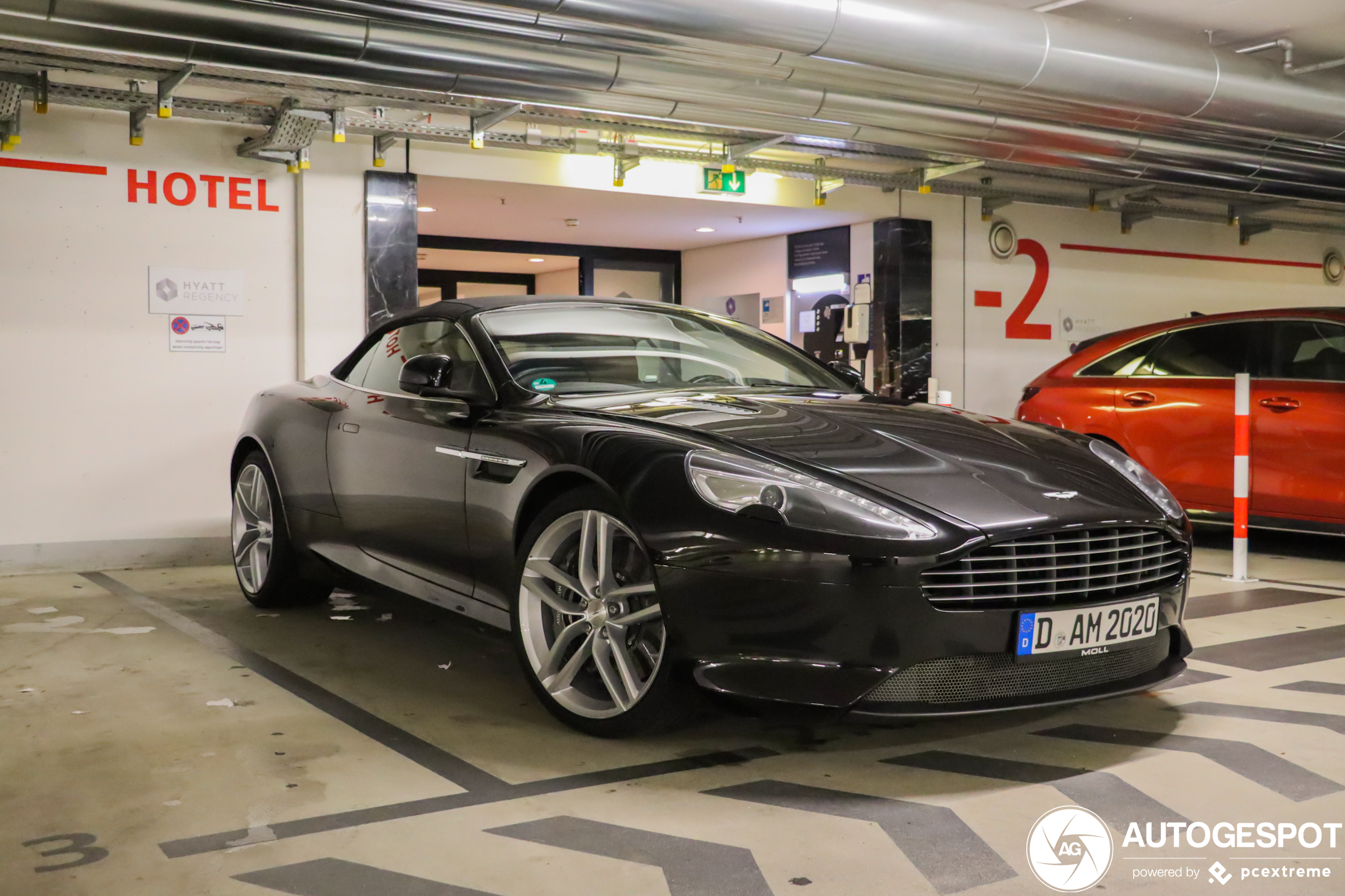 Aston Martin DB9 Volante 2013