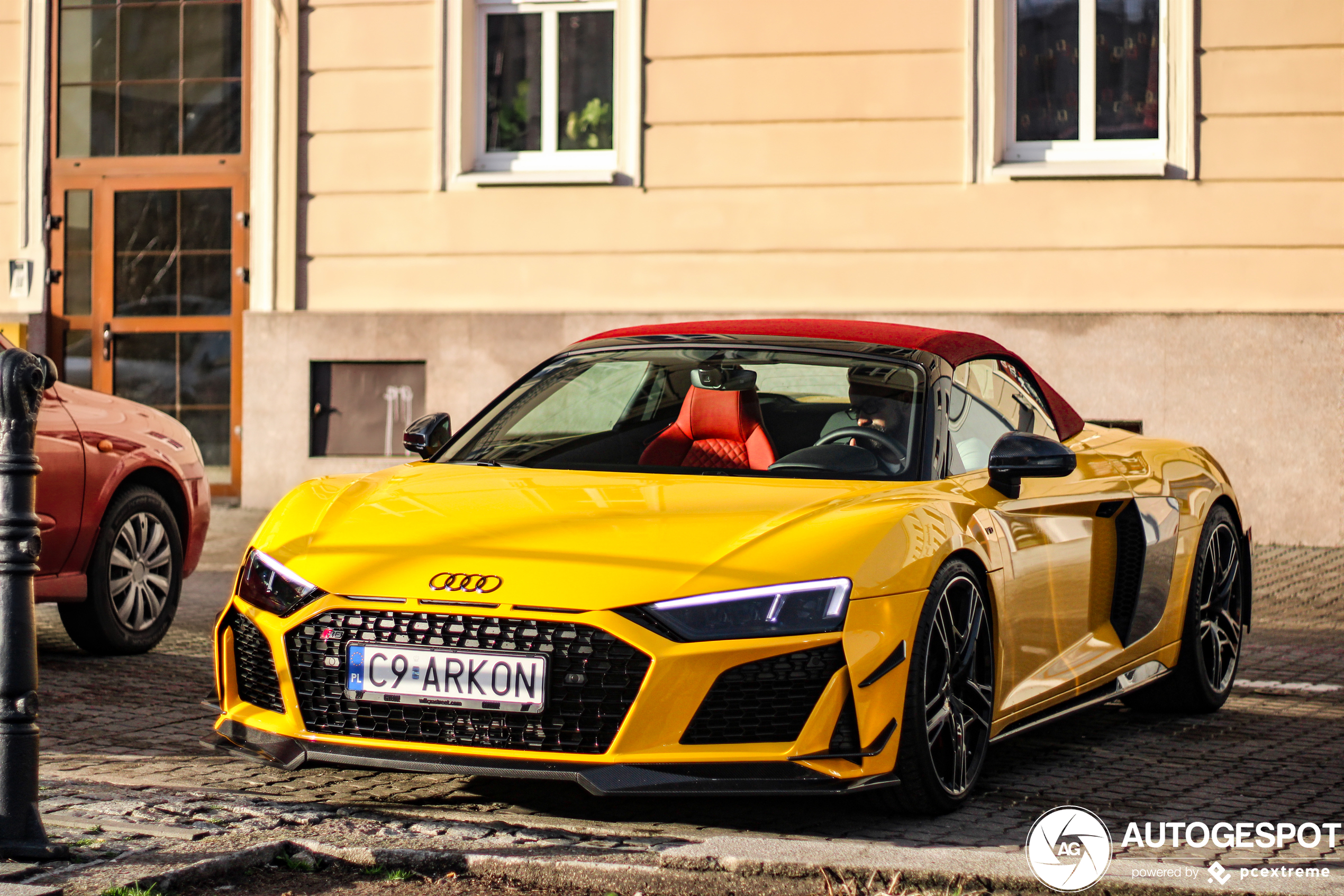 Audi R8 Spyder V10 イエロー Audi R8 Spyder 5.2 FSI V10 performance quattro S tronic
