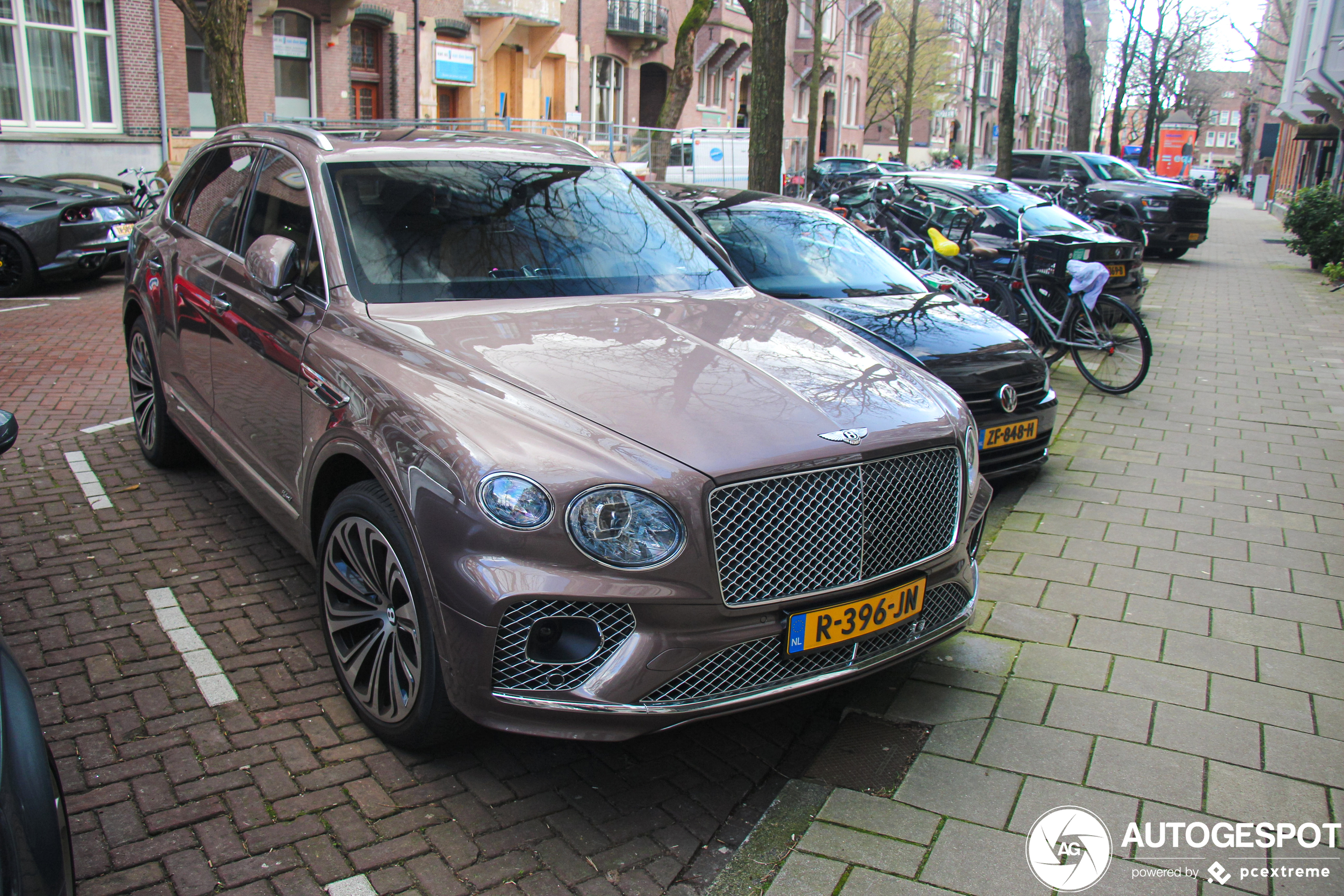 Bentley Bentayga Hybrid 2021