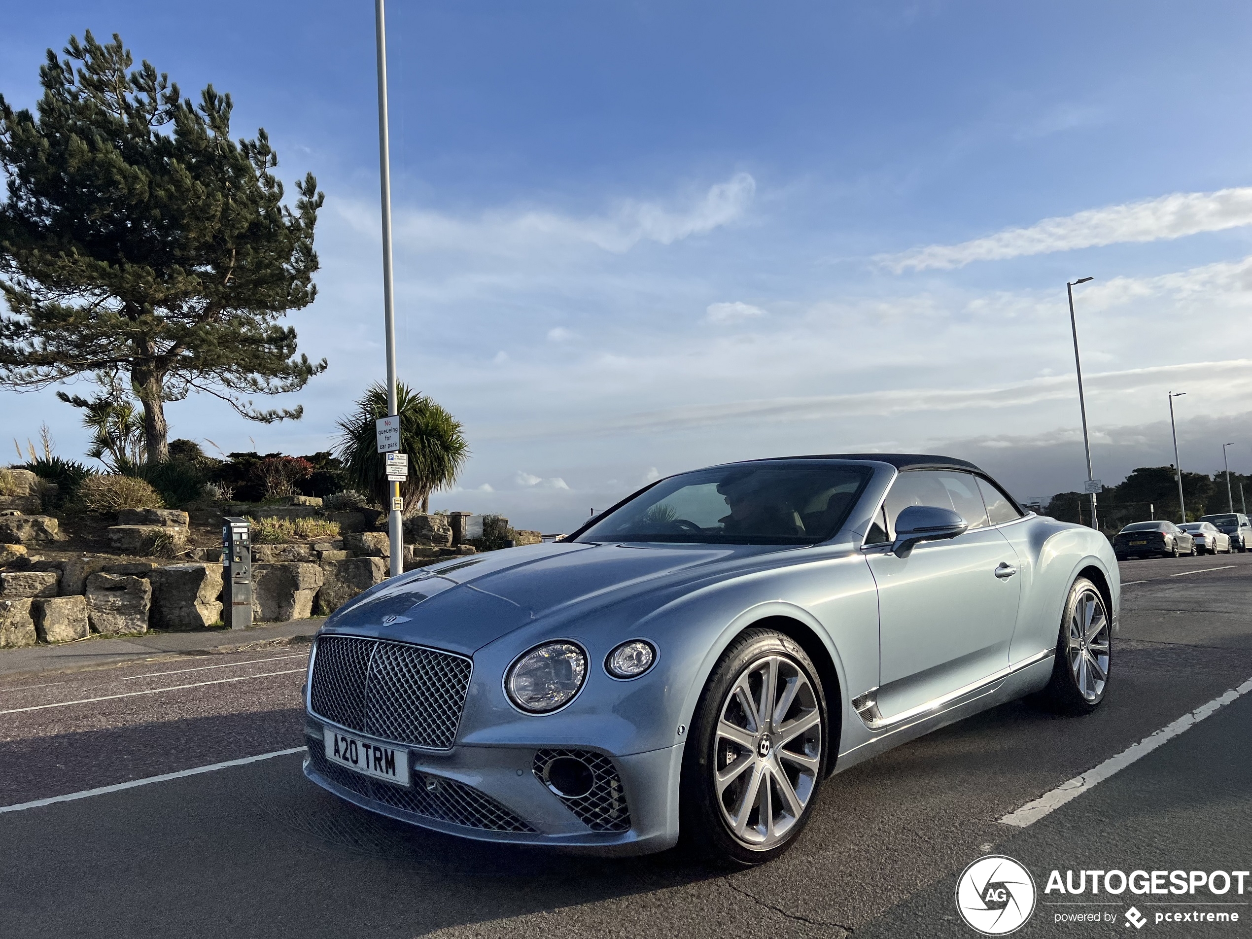 Bentley Continental GTC 2019